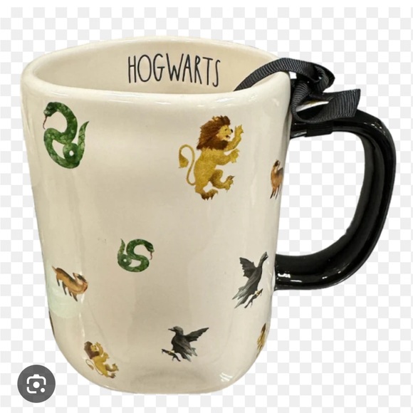 💜NWT Rae Dunn Hogwarts mug - Picture 1 of 2